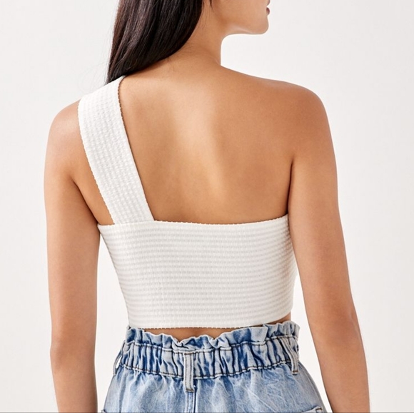 NWT Asymmetrical textured summer white top (Love Bonito) - Picture 3 of 6